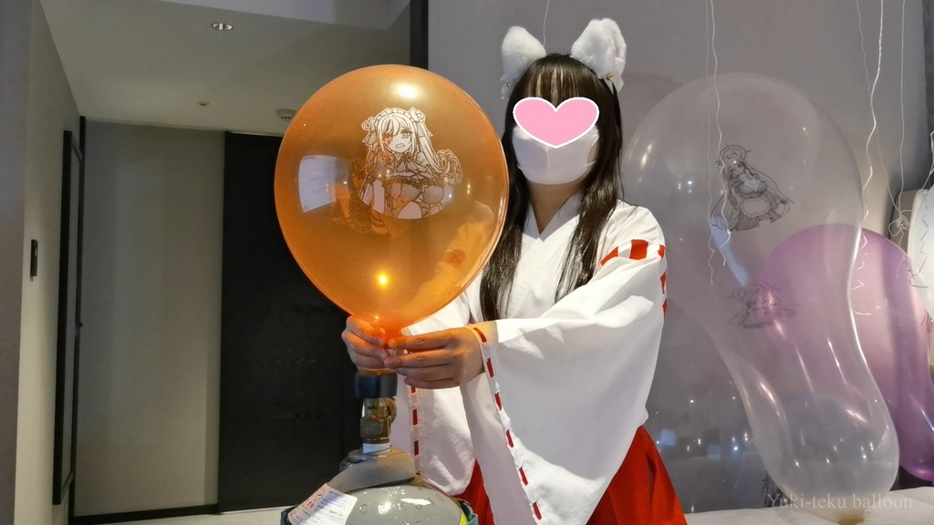巫女さんのヘリウム風船遊び Miko style M-chan's Helium balloon play