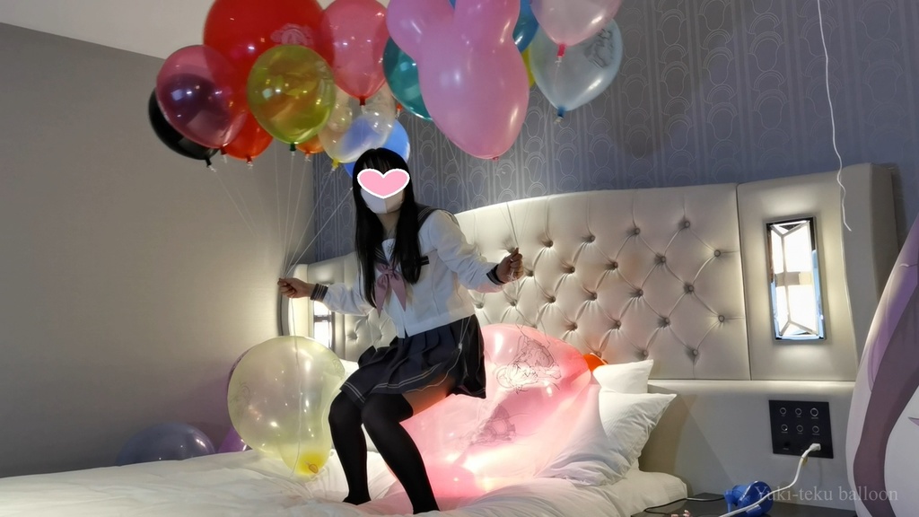 JK Mちゃんのロングネック風船遊び&ヘリウム風船割り JK style M-chan's Long-neck balloon play & Helium balloon pop