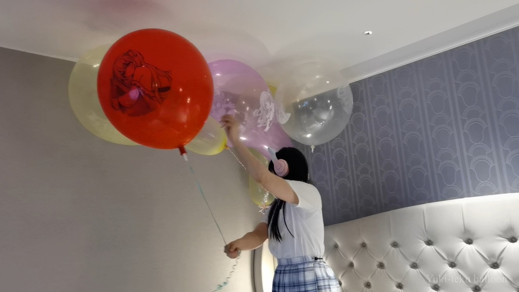 JK Mちゃんのヘリウム風船割り&足割り2 JK style M-chan's Helium balloon pop & foot pop2