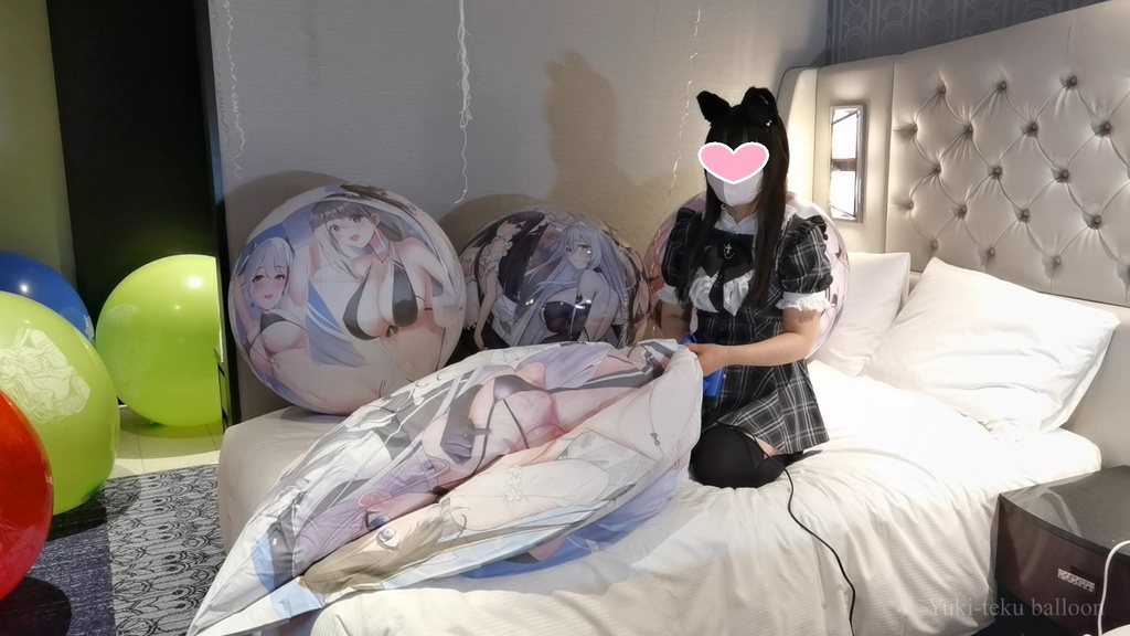 猫耳Mちゃんの巨大ビーチボール遊び M-chan's huge Beach ball play