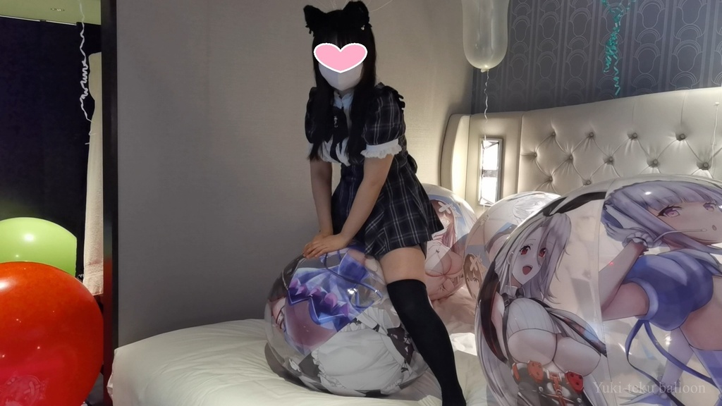 猫耳Mちゃんの巨大ビーチボール遊び M-chan's huge Beach ball play
