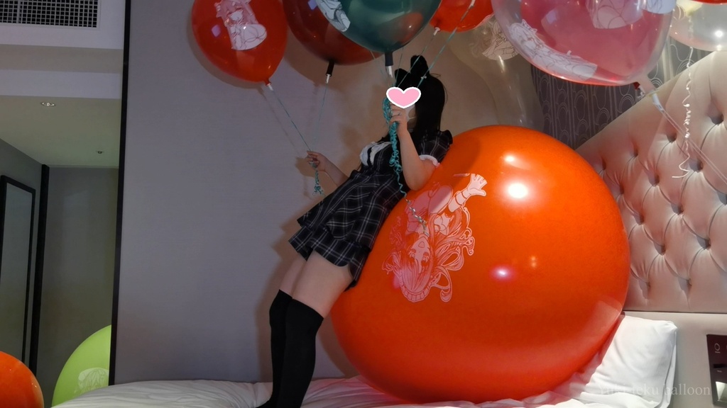 猫耳Mちゃんの巨大風船遊び Alice style M-chan's Huge balloon play
