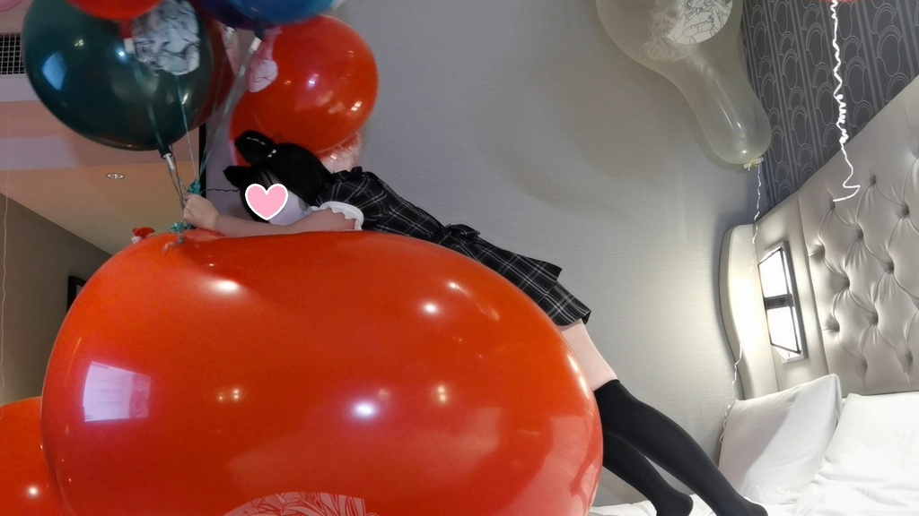 猫耳Mちゃんの巨大風船遊び Alice style M-chan's Huge balloon play