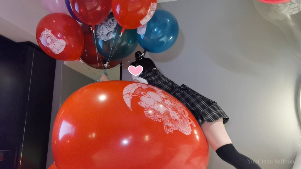 猫耳Mちゃんの巨大風船遊び Alice style M-chan's Huge balloon play
