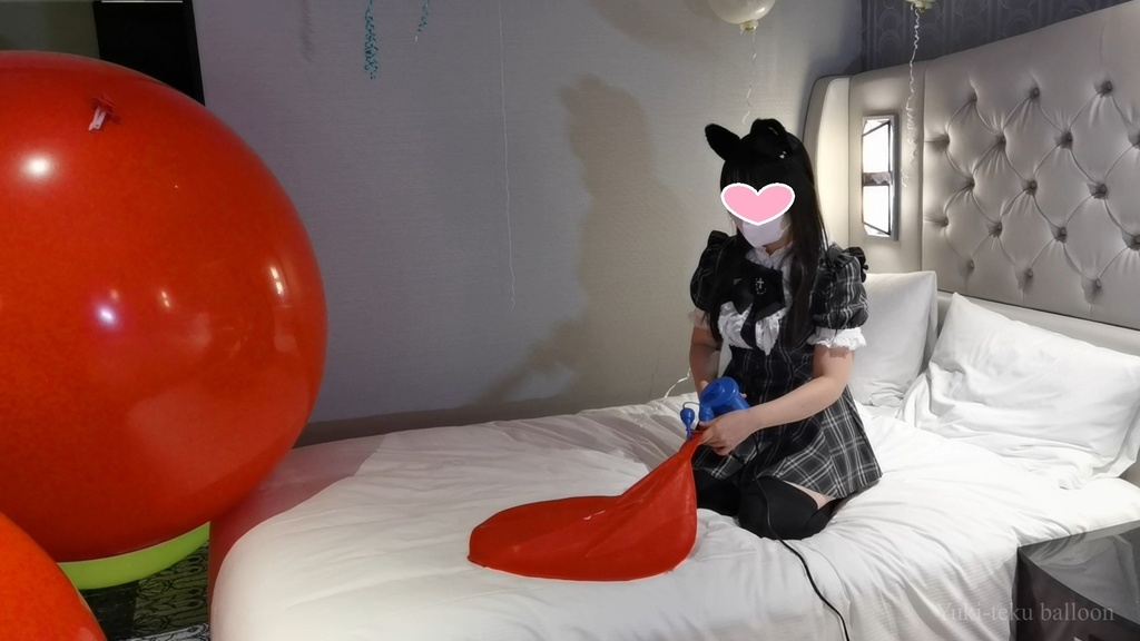 猫耳Mちゃんの巨大風船遊び Alice style M-chan's Huge balloon play