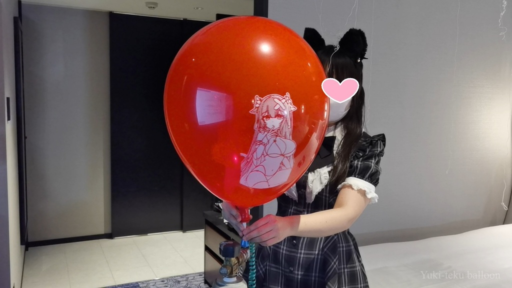 猫耳Mちゃんのヘリウム風船遊び Cat ear M-chan's Helium balloon play