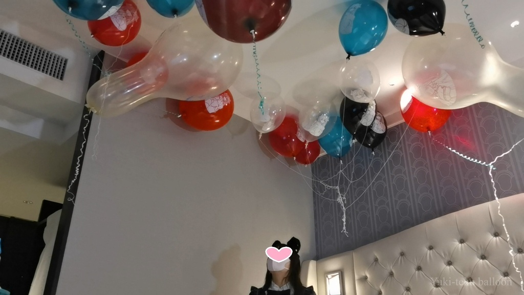 猫耳Mちゃんのヘリウム風船遊び Cat ear M-chan's Helium balloon play