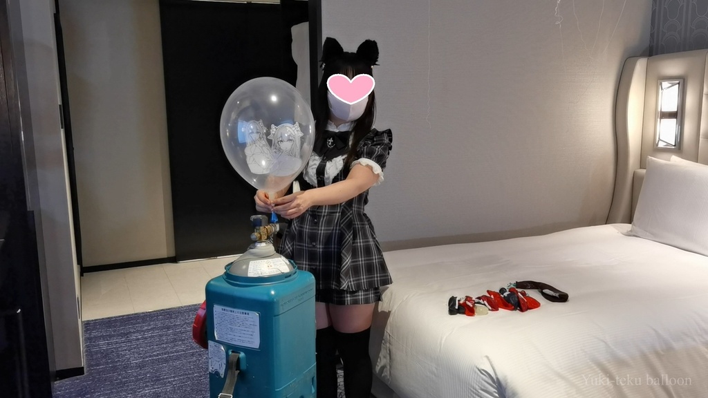 猫耳Mちゃんのヘリウム風船遊び Cat ear M-chan's Helium balloon play