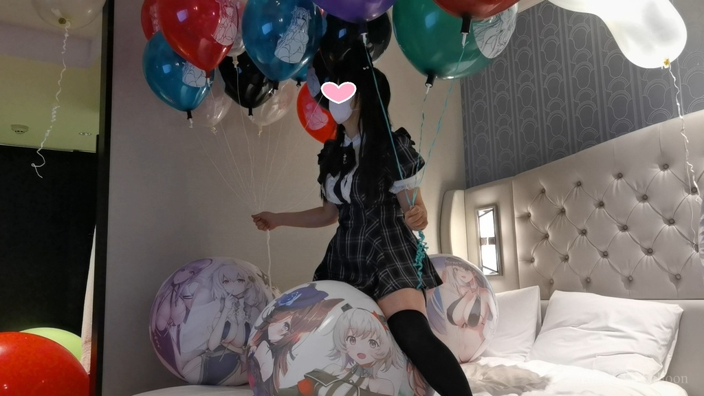 猫耳Mちゃんの巨大空ビ&ビーチボール遊び M-chan's huge Inflatable & Beach ball play