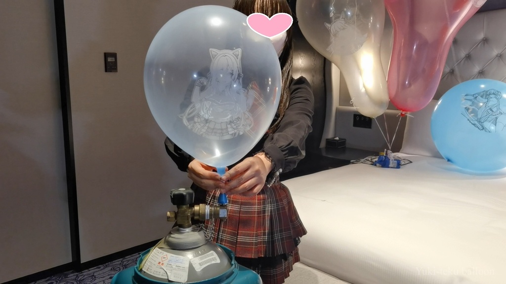 Mちゃんのヘリウム風船遊び Cat ear M-chan's Helium balloon play