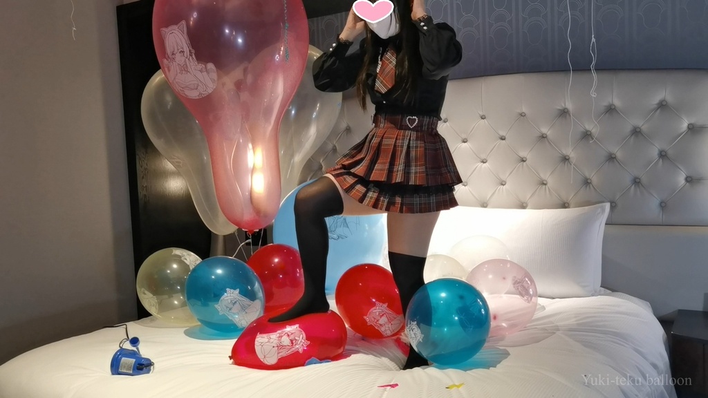 Mちゃんのイラスト風船おしり割り&足割り
