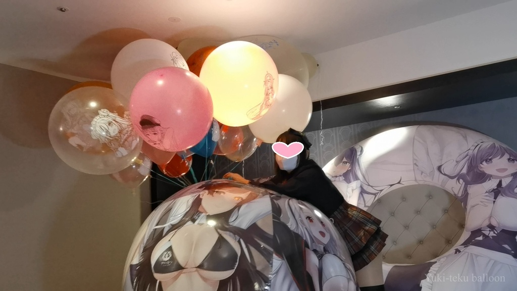 Mちゃんの巨大ビーチボール遊び M-chan's huge Beach ball play