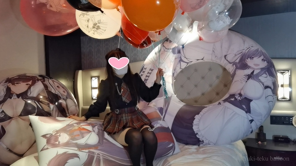 Mちゃんの巨大ビーチボール遊び M-chan's huge Beach ball play