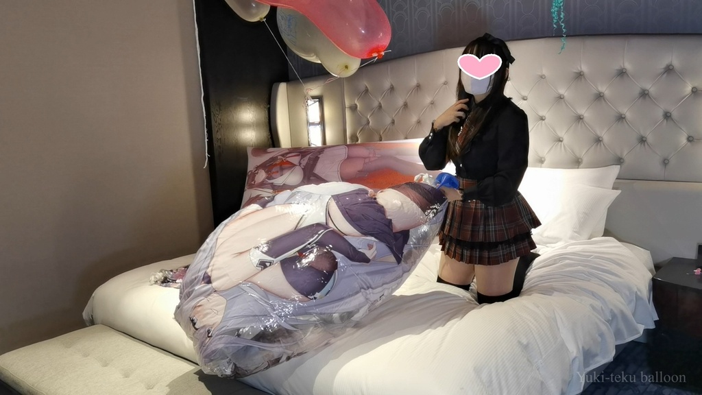 Mちゃんの巨大ビーチボール遊び M-chan's huge Beach ball play