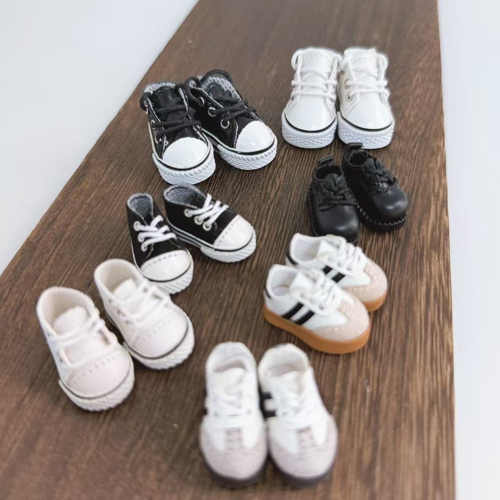 オビツ11　スニーカー