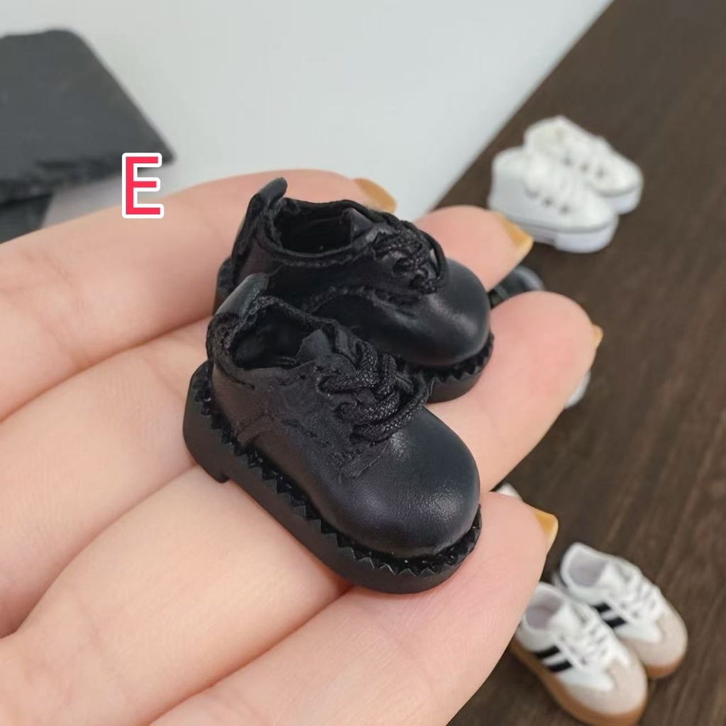 オビツ11 スニーカー