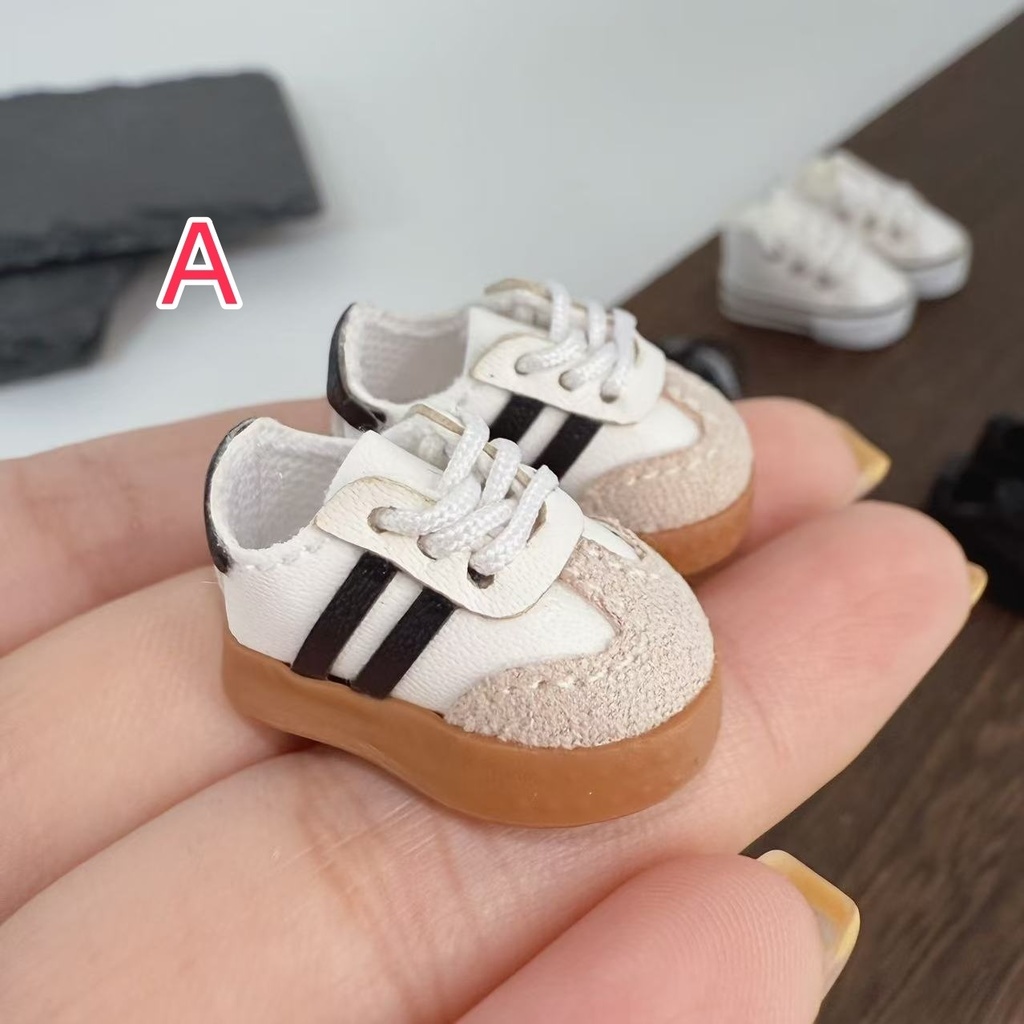 オビツ11 スニーカー