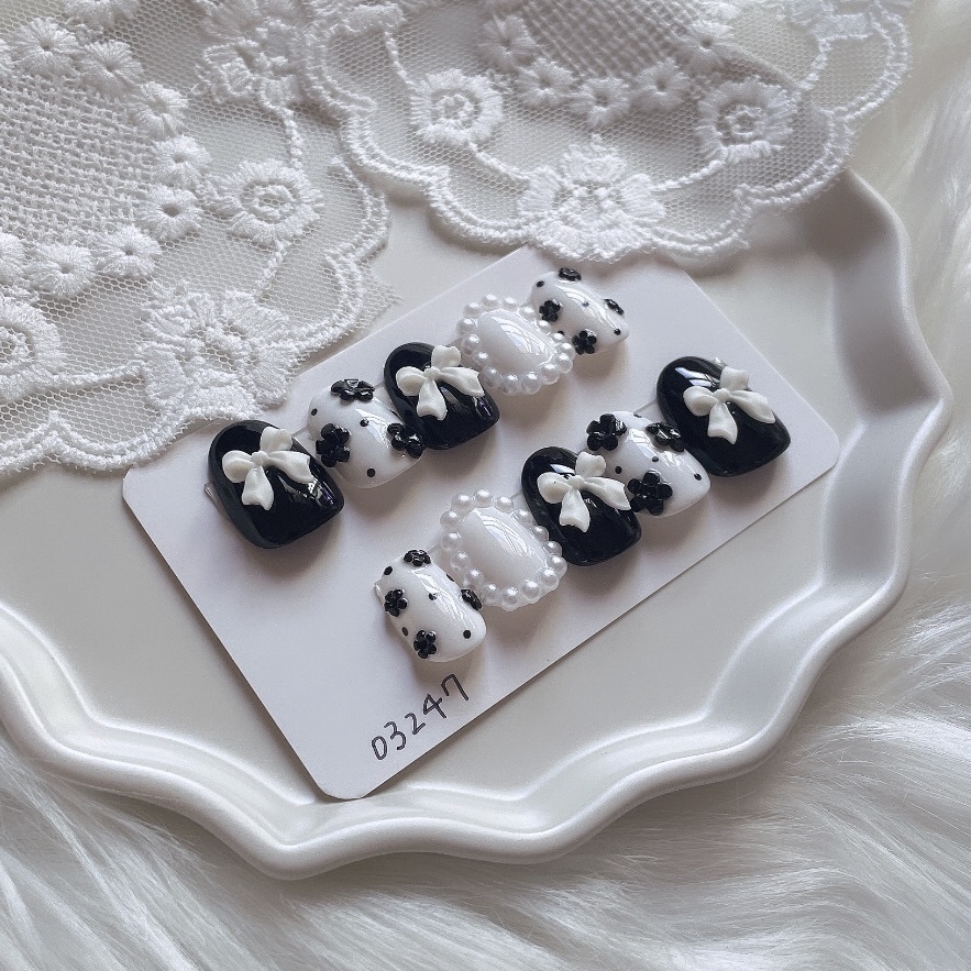 【現品】02 ネイルチップ ブラック ホワイト パール フラワー リボン ガーリー