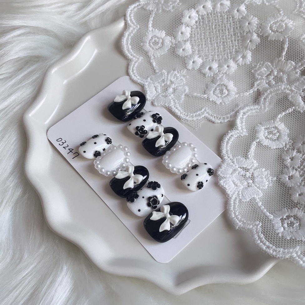 【現品】02 ネイルチップ ブラック ホワイト パール フラワー リボン ガーリー
