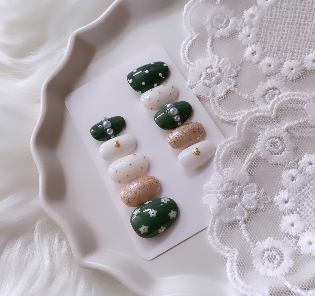 【現品】 37 ネイルチップ ホワイト グリーン ゴールド パール メタル ハート ワイヤー フラワー デイジー ドット柄 ガーリー 大人可愛い