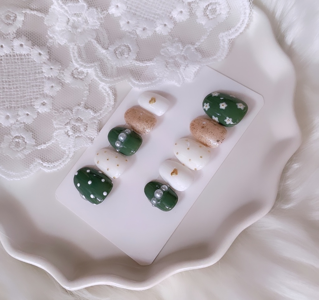 【現品】 37 ネイルチップ ホワイト グリーン ゴールド パール メタル ハート ワイヤー フラワー デイジー ドット柄 ガーリー 大人可愛い