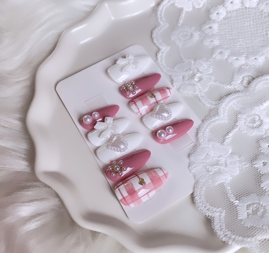 【現品】 48 ネイルチップ ピンク ホワイト パール ハート リボン チェック柄 ガーリー 推しネイル 推し色 推しカラー 推し事