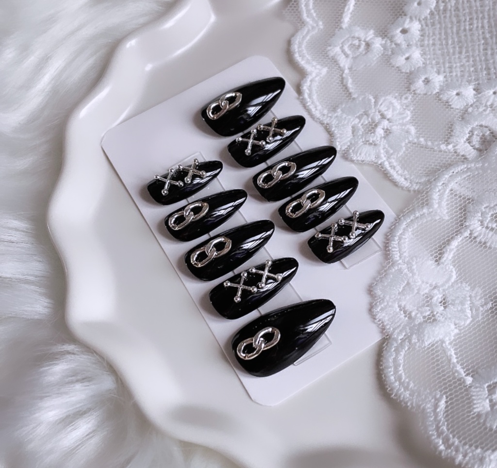 【現品】 54 ネイルチップ ブラック シルバー 量産型 地雷 メンヘラ 病み可愛い