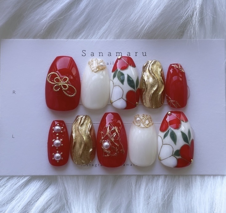 【現品】 56 ネイルチップ レッド ミルキーホワイト ゴールド 和柄 花柄 金箔 入学式 卒業式 成人式 お祝い