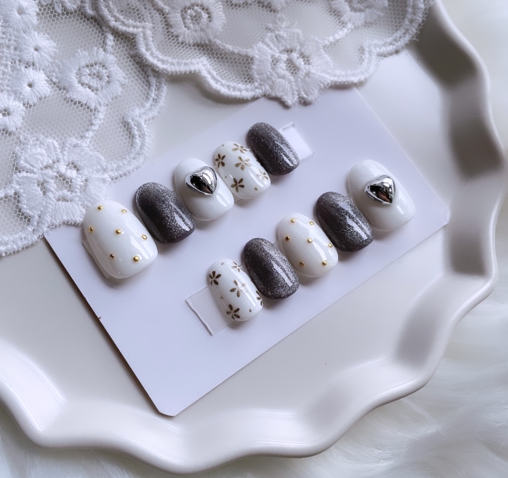 【現品】 60 ネイルチップ ホワイト シルバー マグネット ミラー ハート うるマグ 学生ネイル 大人可愛いネイル 大人ネイル ガーリーネイル