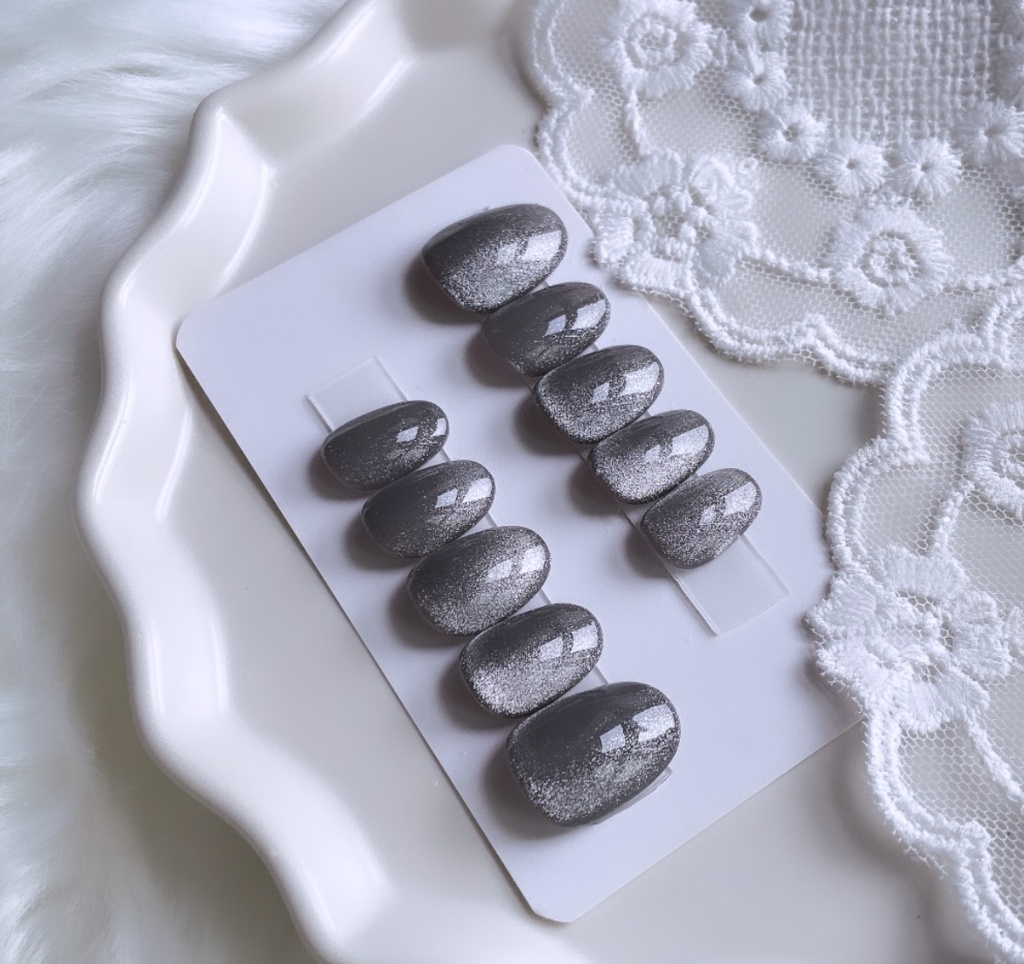 【現品】 63 ネイルチップ グレー ワンカラー ワンホン マグネット うるマグ 韓国ネイル 大人可愛いネイル 大人ネイル