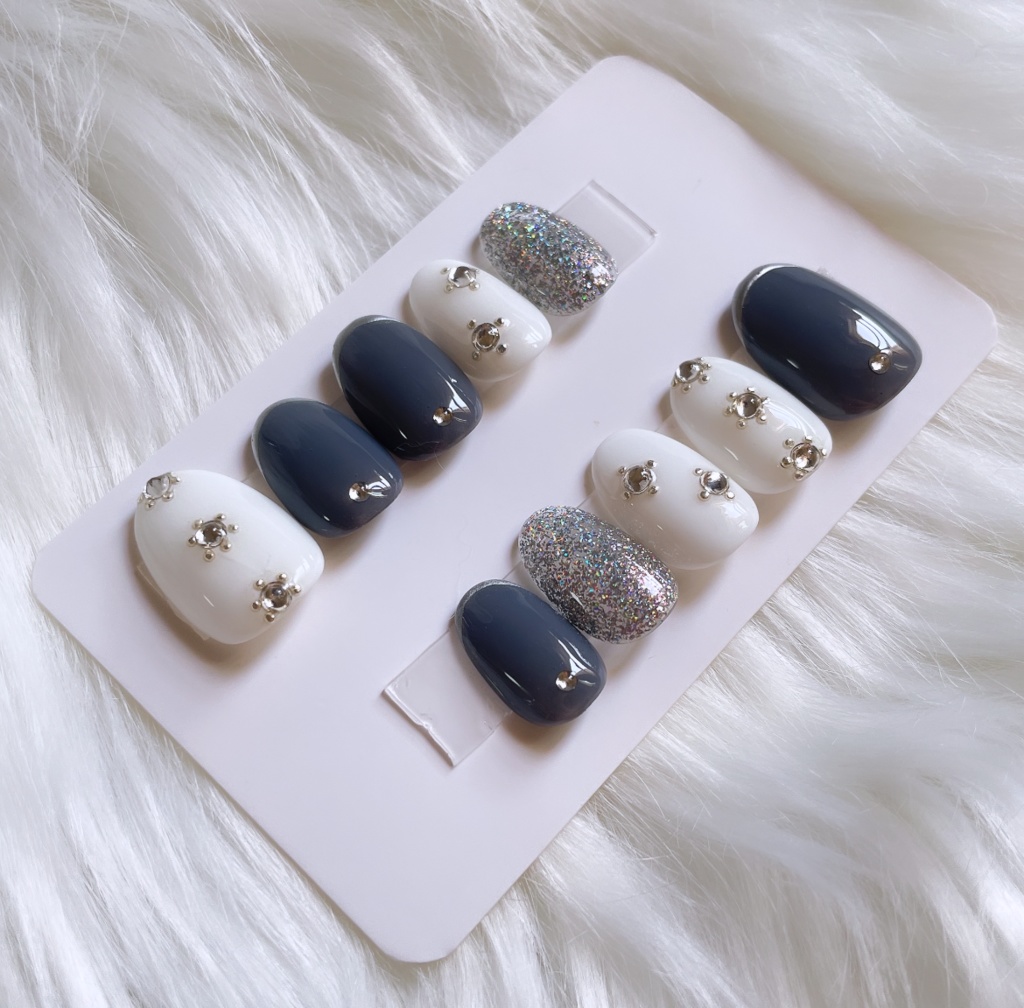 【現品】 68 ネイルチップ 韓国っぽ 大人っぽ ミラー フレンチ フラワー ちゅるん うる艶