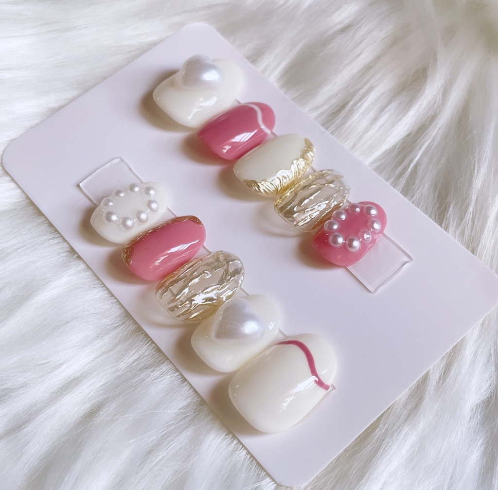 【現品】 70 ネイルチップ 韓国っぽ 大人っぽ ミラー うねうね ちゅるん ガーリー 春ネイル ピンク ミルキーホワイト ゴールド 可愛いネイル ガーリーネイル