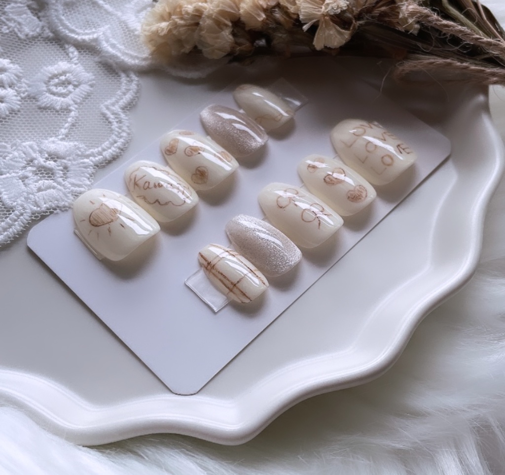 【現品】88 ネイルチップ ミルキーホワイト 落書きネイル うるマグ マグネット