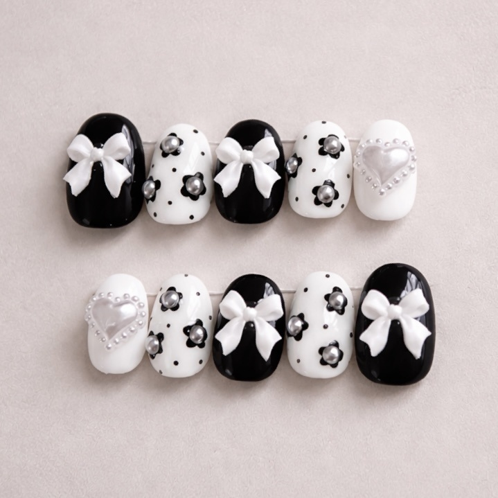 Noir Blossom モノトーン リボン フラワー パール ハート ネイルチップ