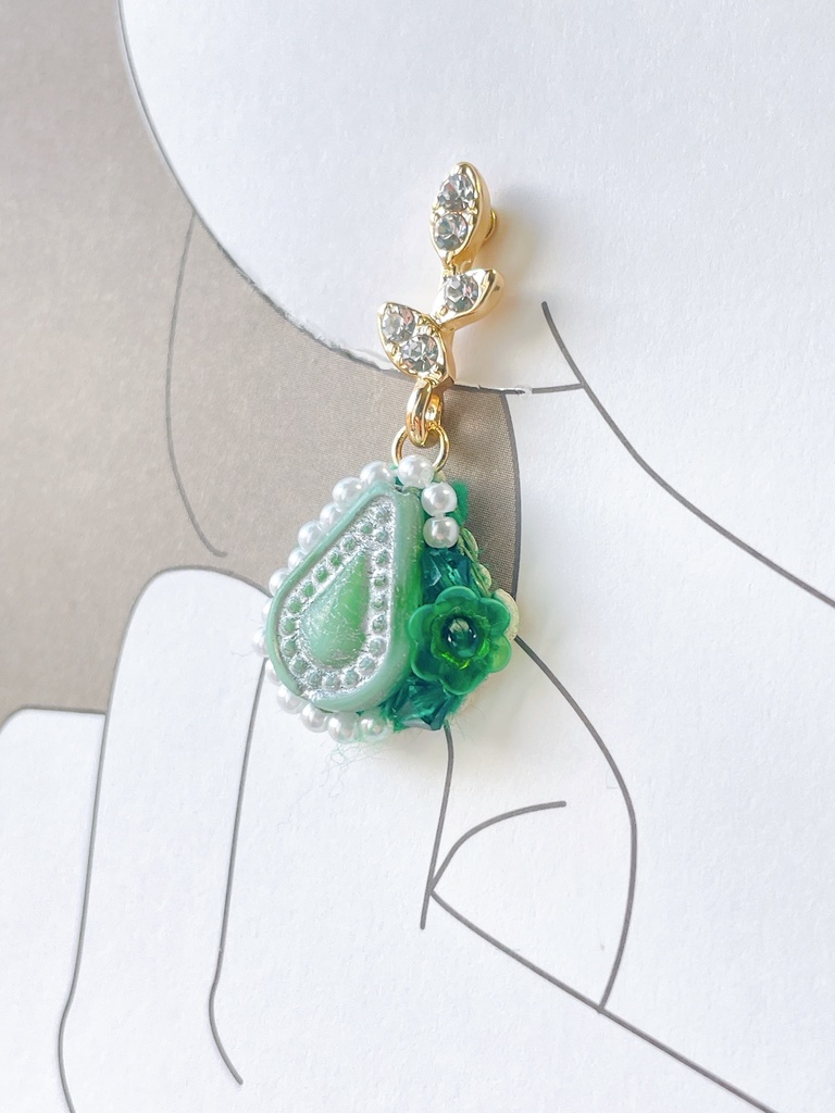 【イヤリング】ティアドロップの耳飾り  No.10 | tefutefu no niwa BOOTH店