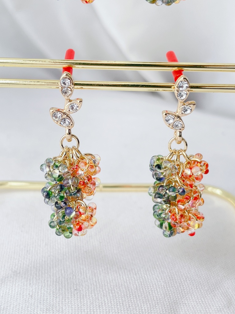 【ピアス】じゃらじゃらビーズの耳飾り No.22 | tefutefu no niwa BOOTH店