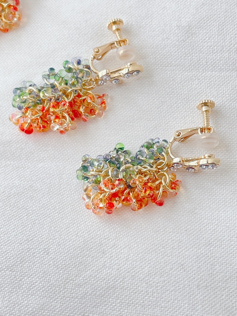 【イヤリング】じゃらじゃらビーズの耳飾り  No.23 | tefutefu no niwa BOOTH店