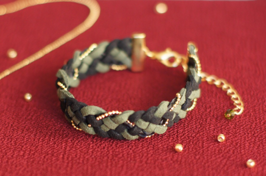 【展示のみ】馬の尻尾とスエードコードのブレスレット