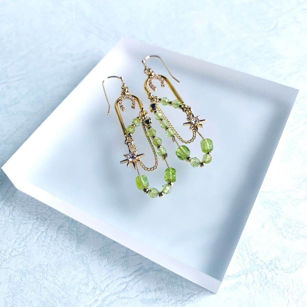 8月誕生石 ペリドットのアクセサリー