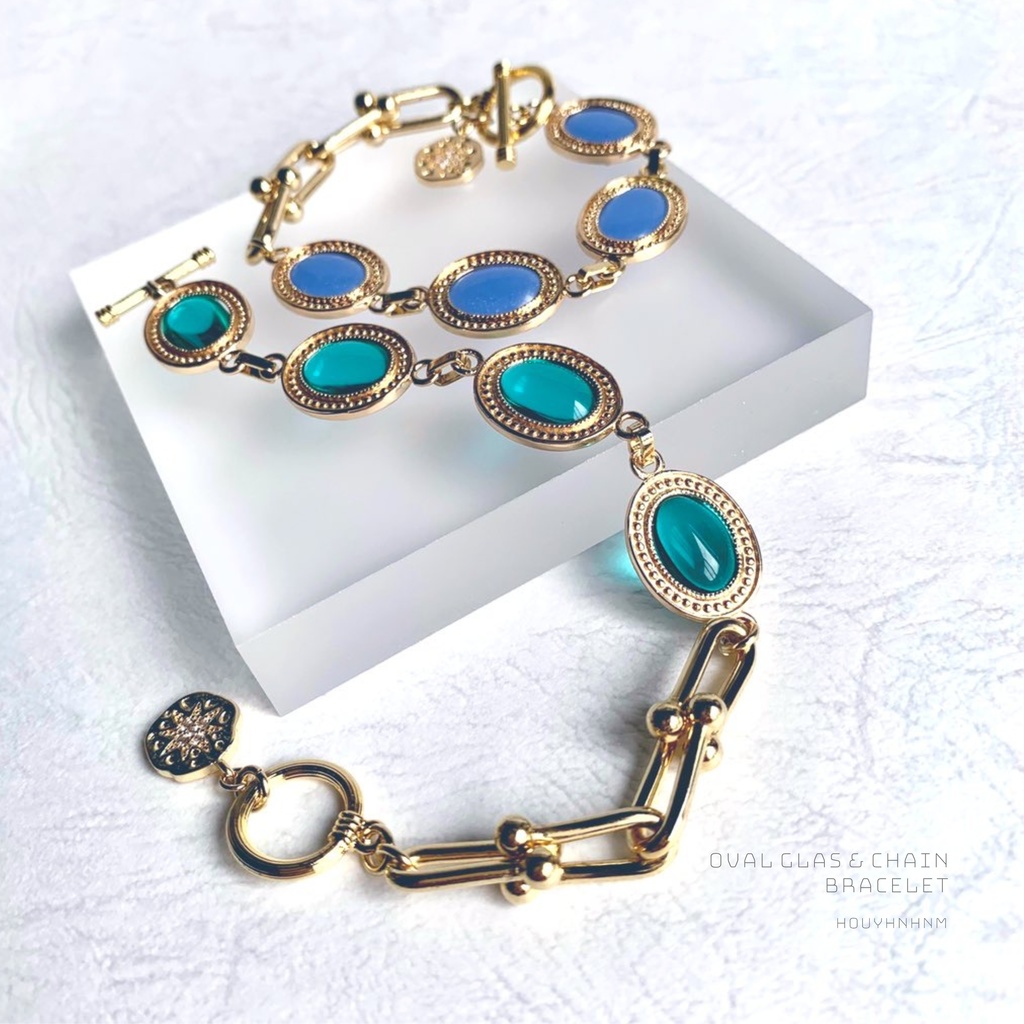 Oval glass and chain bracelet