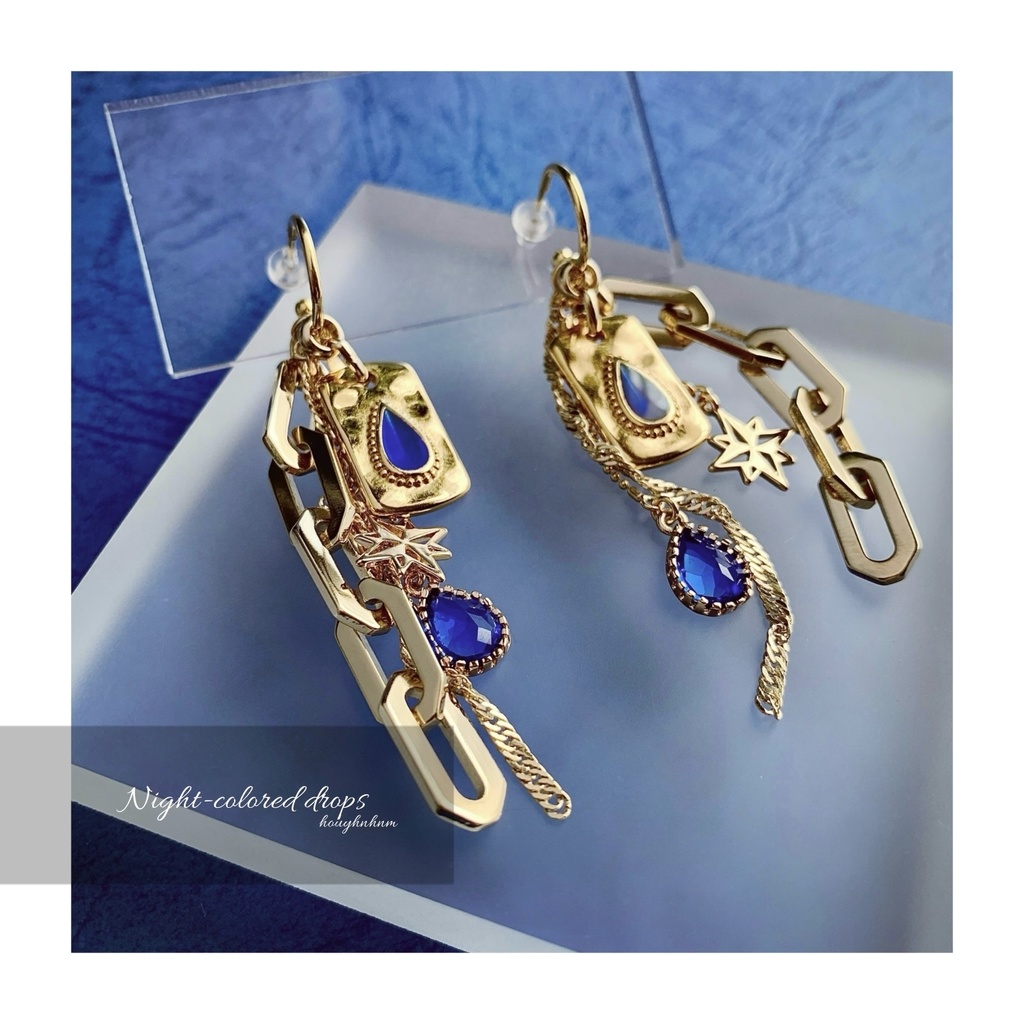 夜色の雫のピアス