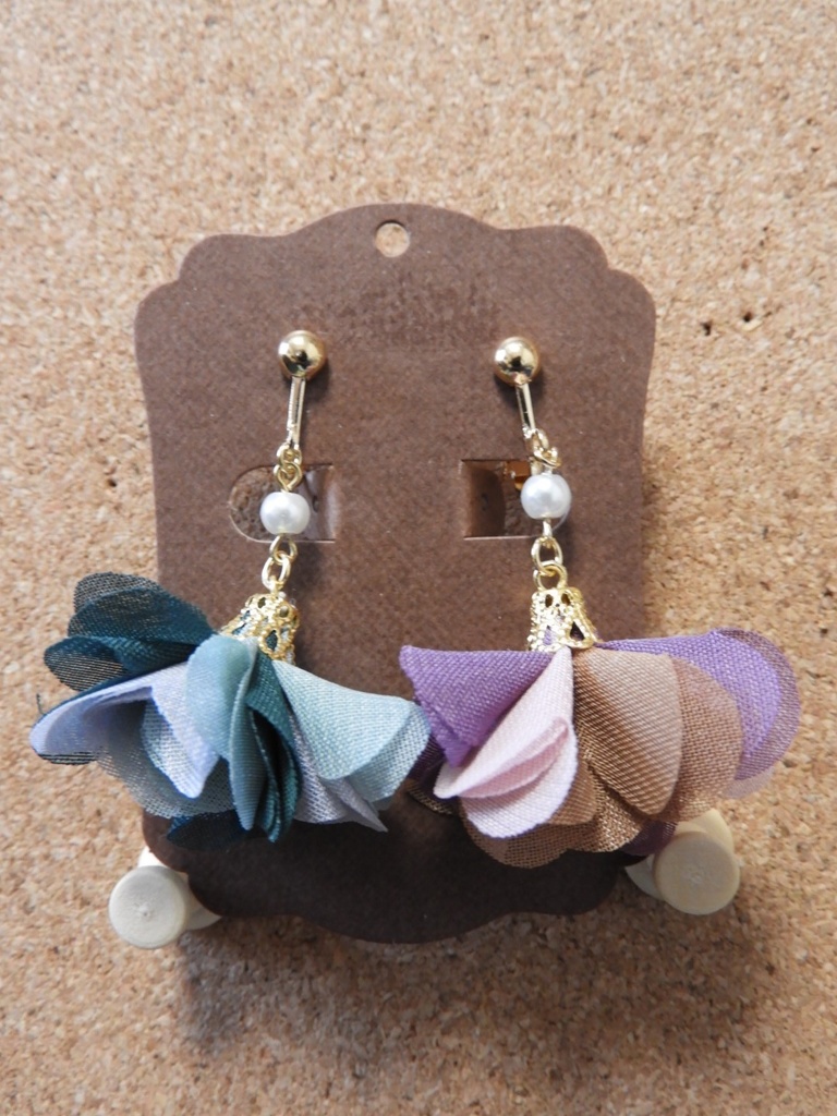 進撃の巨人 リヴァイ ハンジ Cpイヤリング Matsuvaron Booth