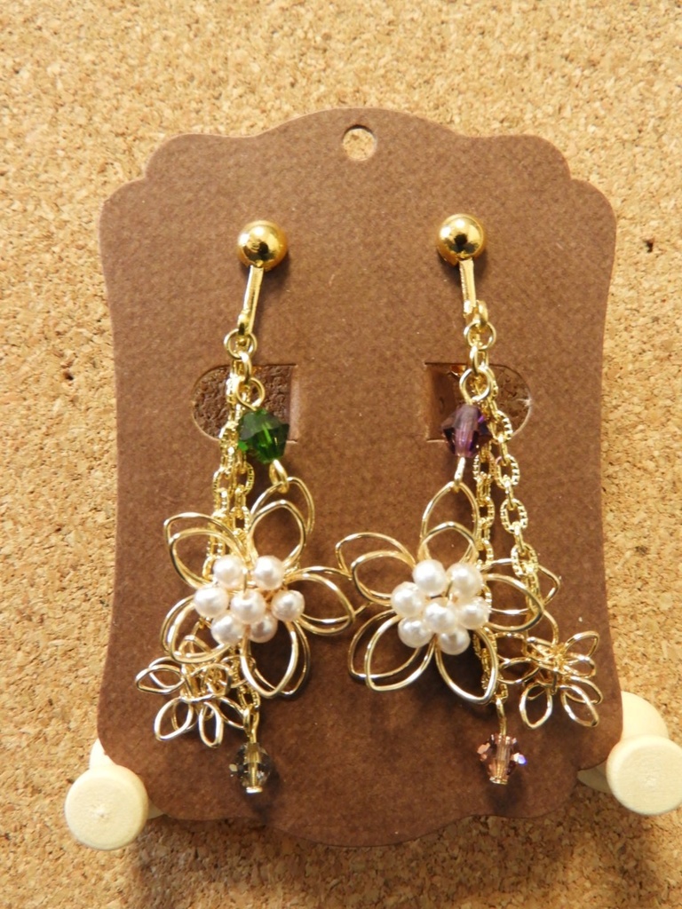 進撃の巨人　モブリット×ハンジ　イヤリング