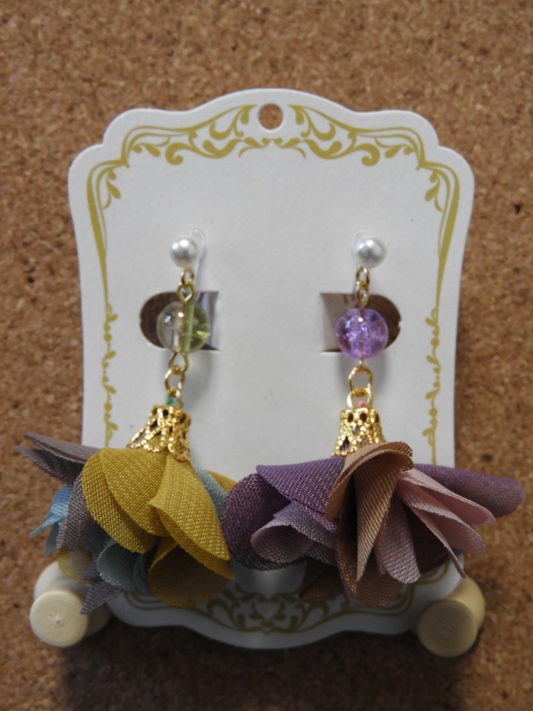 進撃の巨人　モブリット×ハンジ　ノンホールピアス