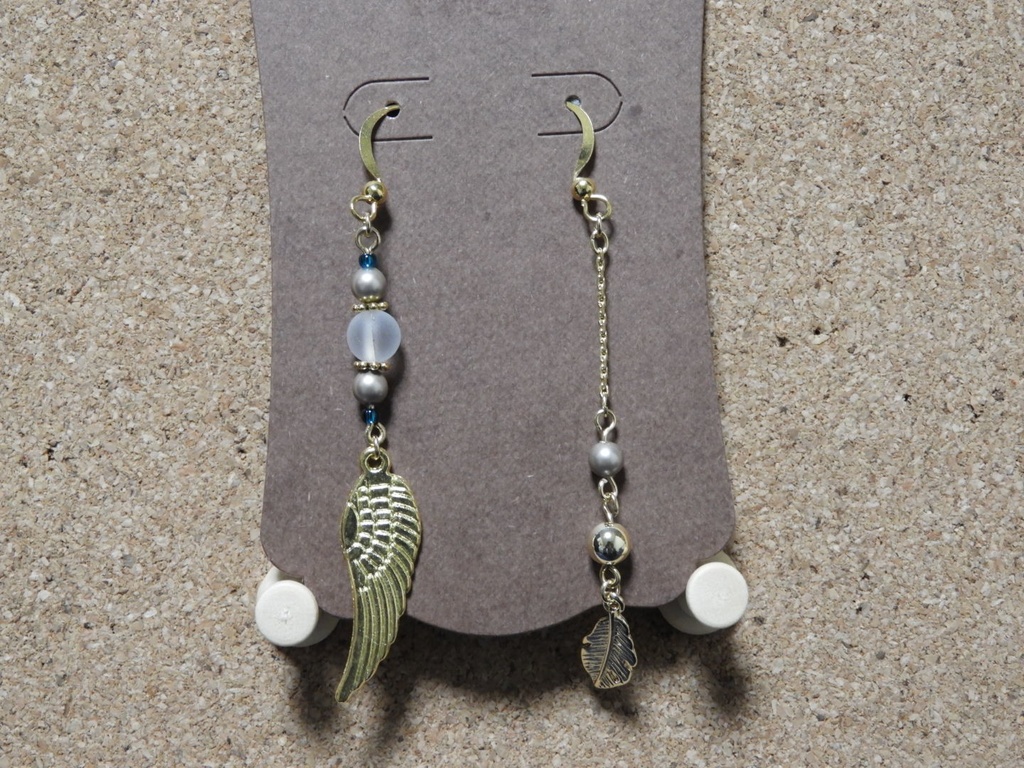 進撃の巨人　モブリット　ピアス