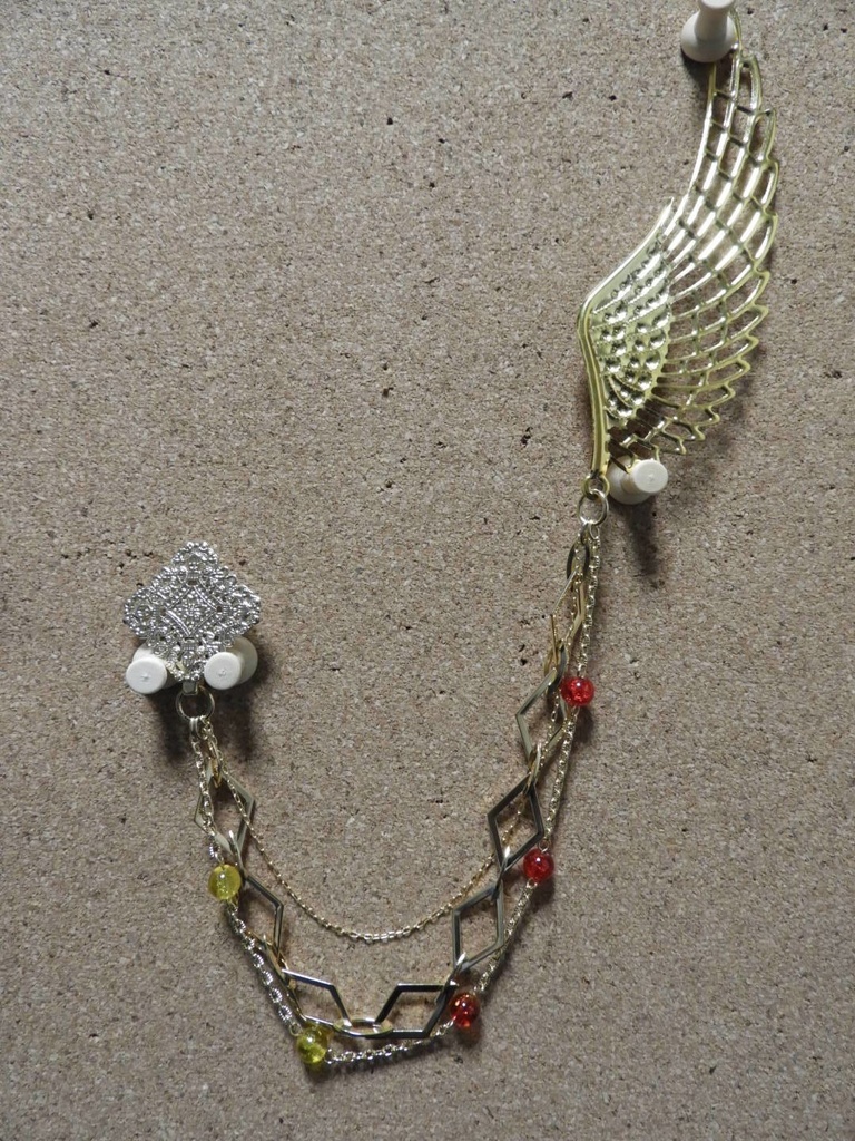 進撃の巨人　エレン　ブローチ