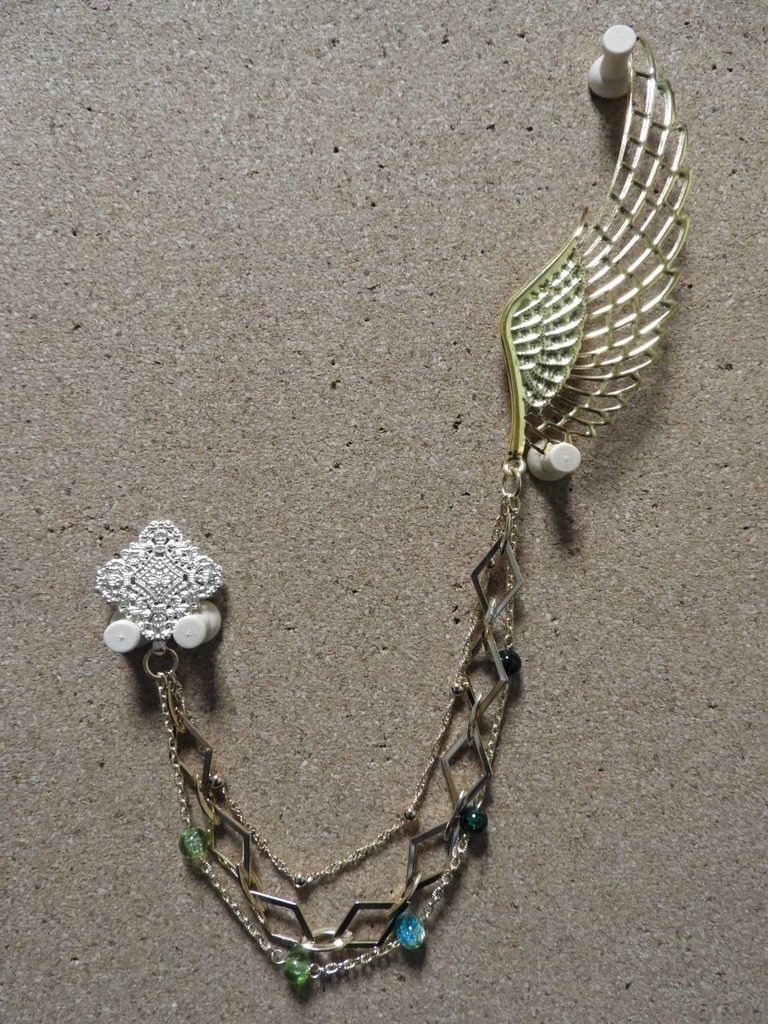 進撃の巨人　リヴァイ　ブローチ