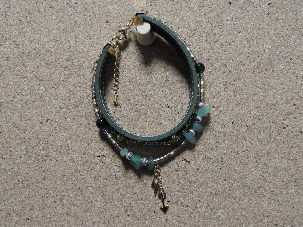 進撃の巨人　モブリット　ブレスレット