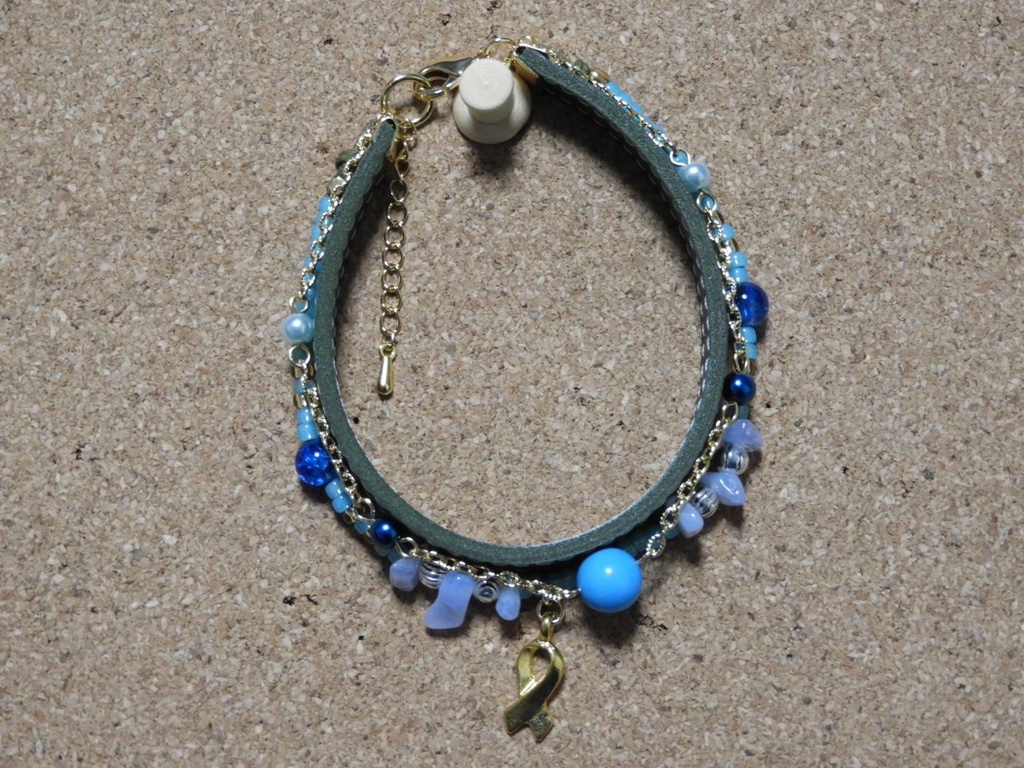 進撃の巨人　エルヴィン　ブレスレット