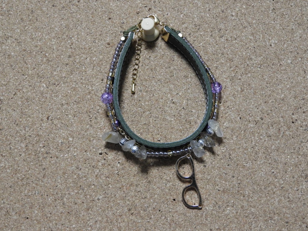 進撃の巨人　ハンジ　ブレスレット